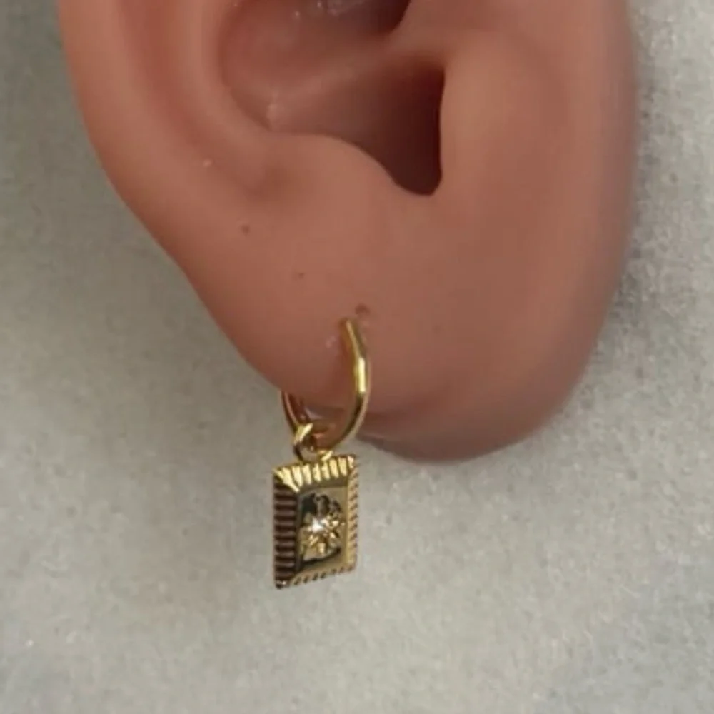 Gold Square Star Burst Crystal Pendant Huggie Hoop Dangle Earrings 

Brand New - Picture 2 of 4